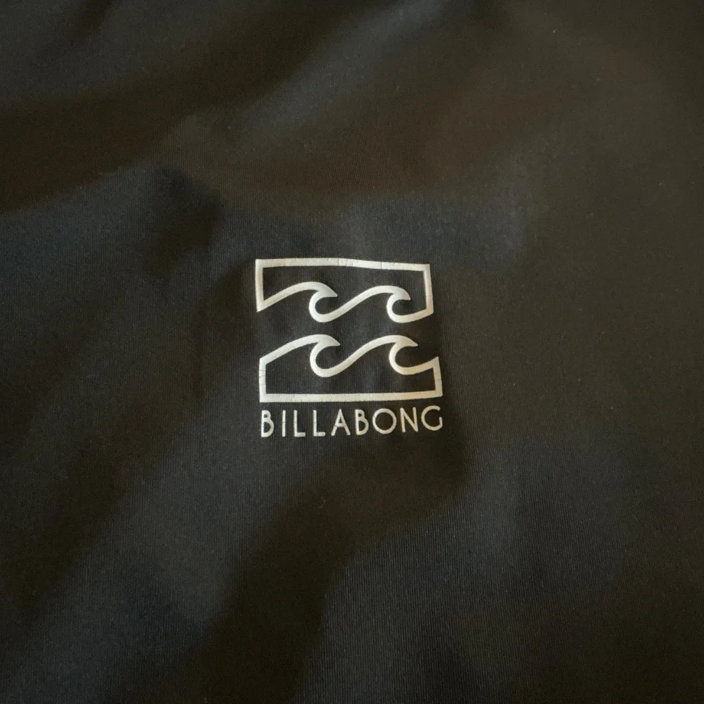 Billabong Rash Guard - Picture 2 of 5